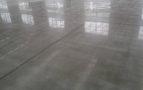 浅析渗透型混凝土密封固化剂地坪(图1) 浅析渗透型混凝土密封固化剂地坪(图1)