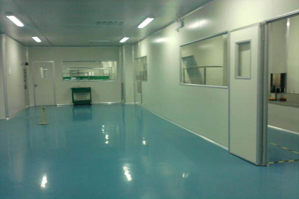 针对旧地面的修复方式，环氧地坪比地板砖更具优势(图1)