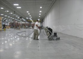 环氧地坪漆施工过程中粉尘的危害及防护措施