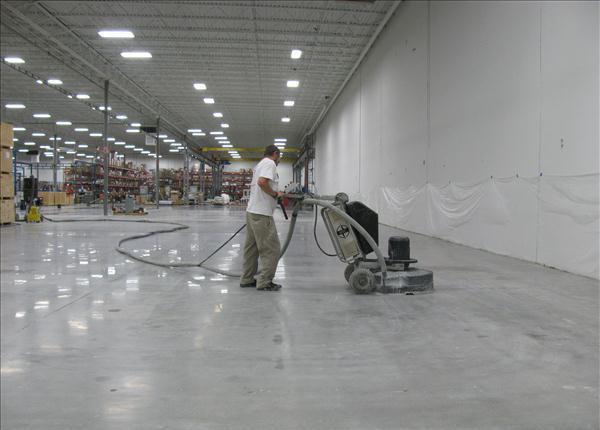 环氧地坪漆施工过程中粉尘的危害及防护措施(图1) 环氧地坪漆施工过程中粉尘的危害及防护措施(图1)