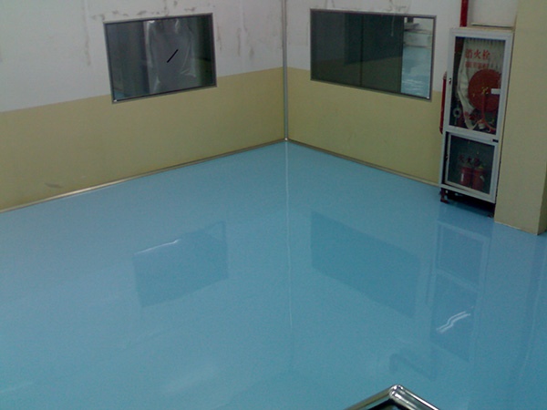 环氧地坪施工潜伏工程验收要点及耐磨地坪漆性能特点(图1) 环氧地坪施工潜伏工程验收要点及耐磨地坪漆性能特点(图1)