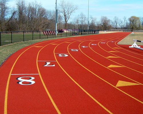 塑胶跑道种类特点及适用场景分析(图1) 塑胶跑道种类特点及适用场景分析(图1)