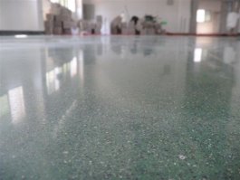 混凝土密封固化剂提升地面硬度原理及使用寿命分析