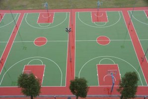 硅PU与丙烯酸篮球场地坪对比分析