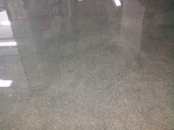 环氧地坪漆施工工艺详解：底漆中涂面漆功能分析(图2)