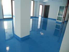 环氧树脂地坪施工环境管理要点 温度湿度露点控制指南