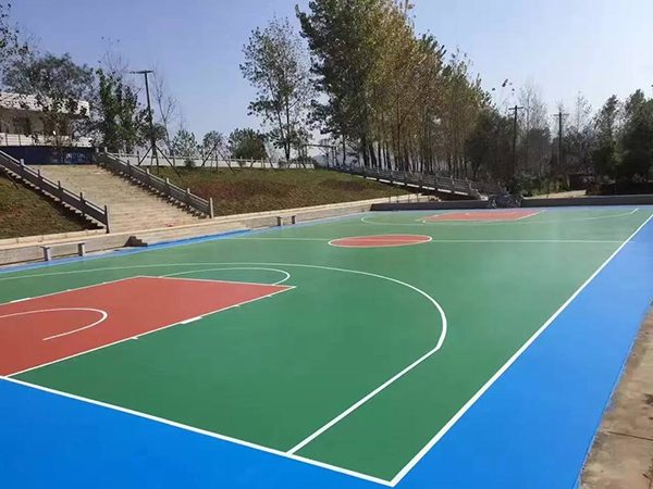 CBA篮球场地面材质揭秘：运动木地板硅PU丙烯酸地坪优缺点对比分析(图3)