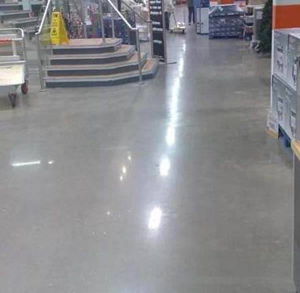 水泥地面起灰起砂怎么处理？密封固化剂解决方案(图1)