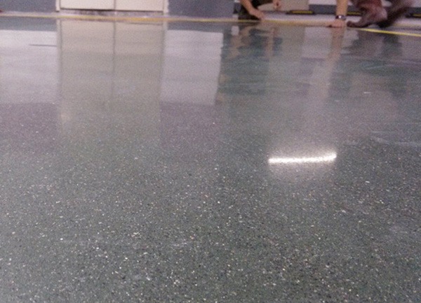 仓库地坪选择指南：传统地坪与三种新型地坪优劣对比分析(图3)