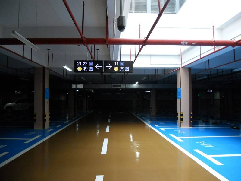 车库地坪漆施工全攻略：坡道车道车位不同区域选材与工艺详解(图1)