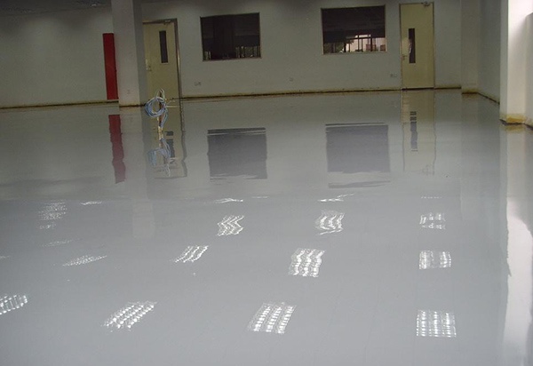 环氧地坪基层油污处理方法详解，提升地坪质量关键步骤(图1)