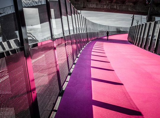 透水地坪材料优势分析：环保耐用的现代化路面解决方案