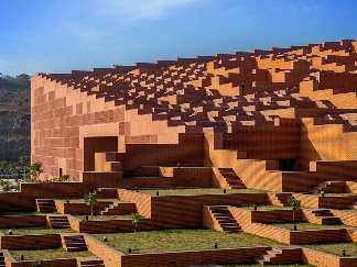 印度大学建筑屋顶铺设463级台阶平台(图4)