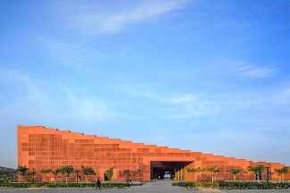 印度Prestige大学建筑以463个阶梯平台打造创新社交与礼堂空间(图7) 印度Prestige大学建筑以463个阶梯平台打造创新社交与礼堂空间(图7)